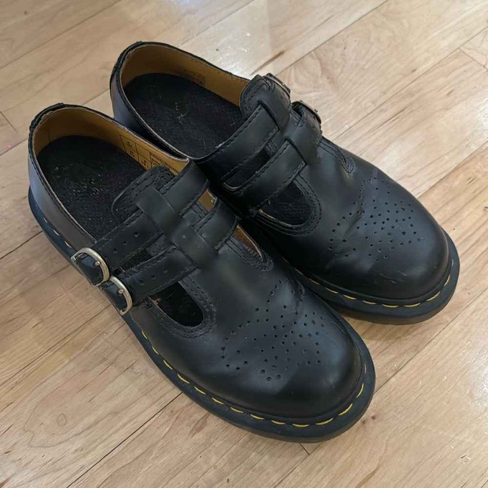 Pre-loved Dr Martens 8065 SMOOTH LEATHER MARY JANE SHOES